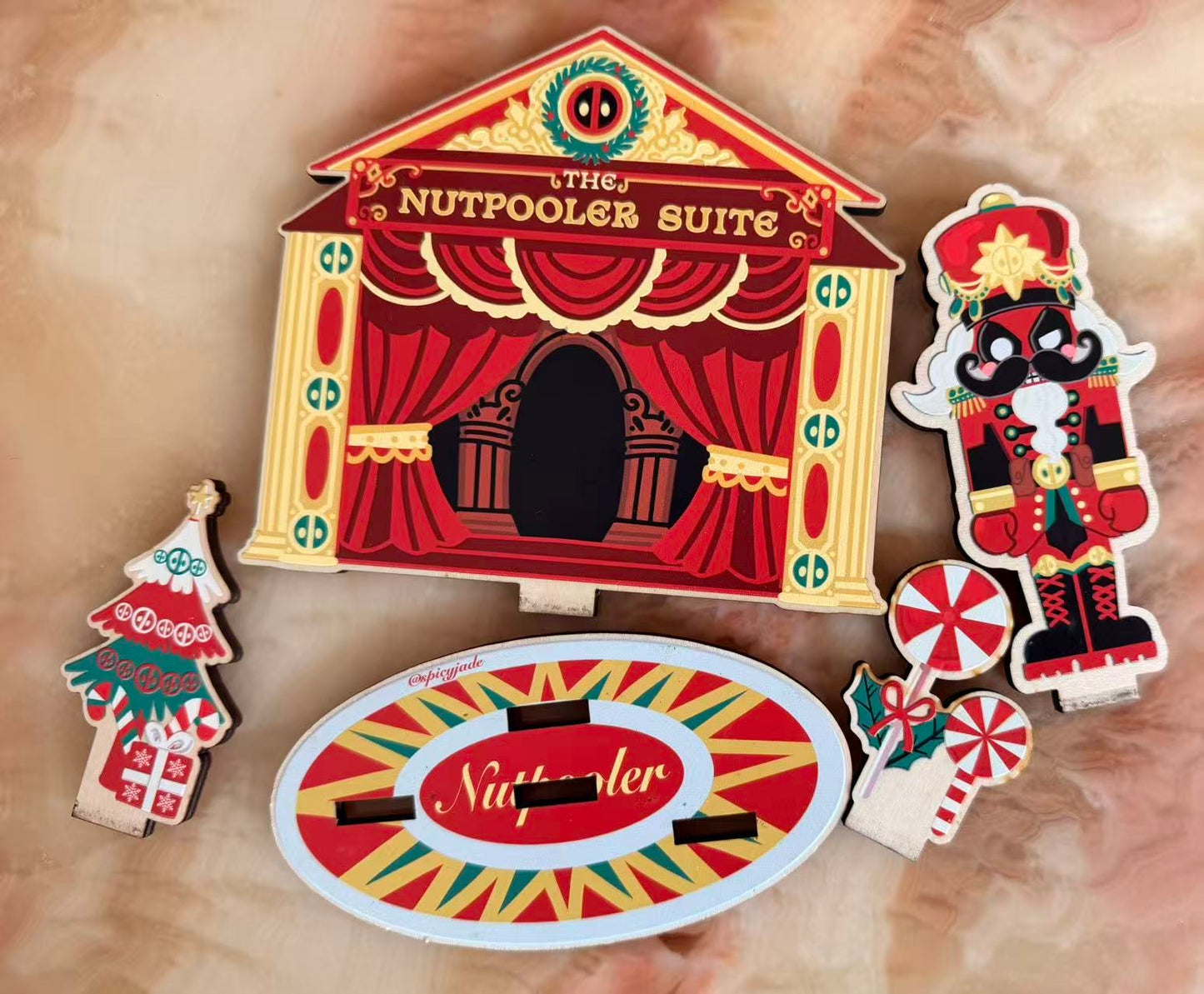 Nutpooler-(DpNutcracker) wooden 4-insert standing