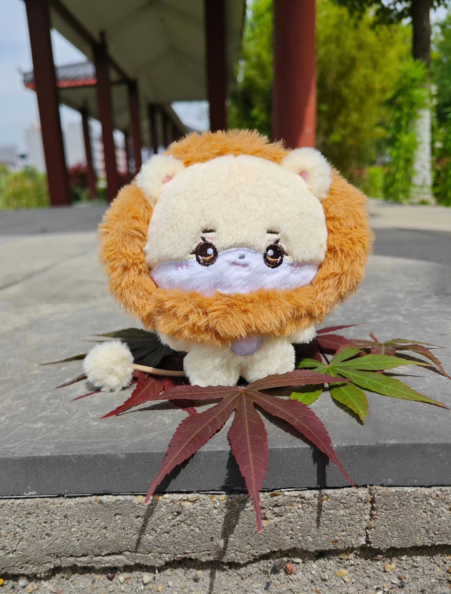Pre sale-10cm Huening Bahiyyih Yiyi plush doll and card sleeve