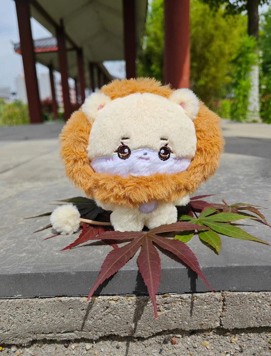 Pre sale-10cm Huening Bahiyyih Yiyi plush doll and card sleeve