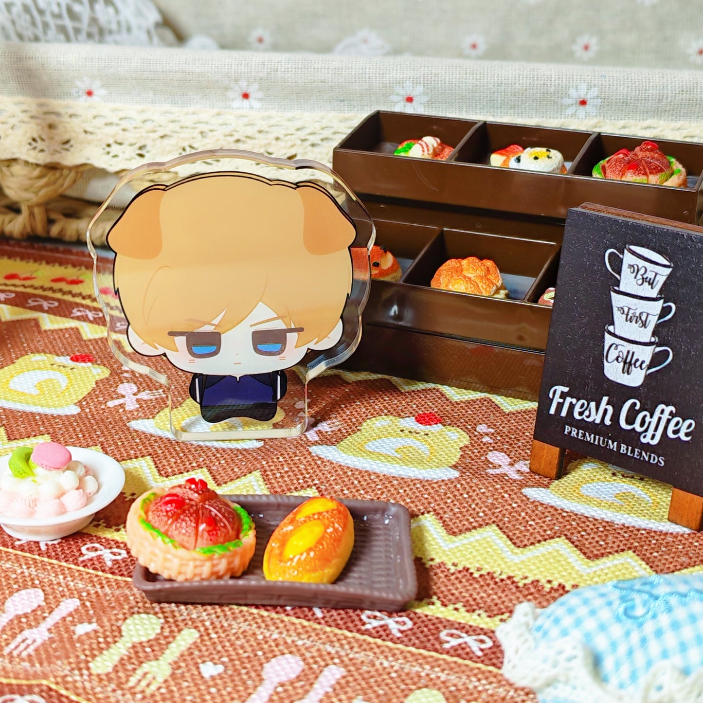 Leon Candy Block Thick Acrylic Stand