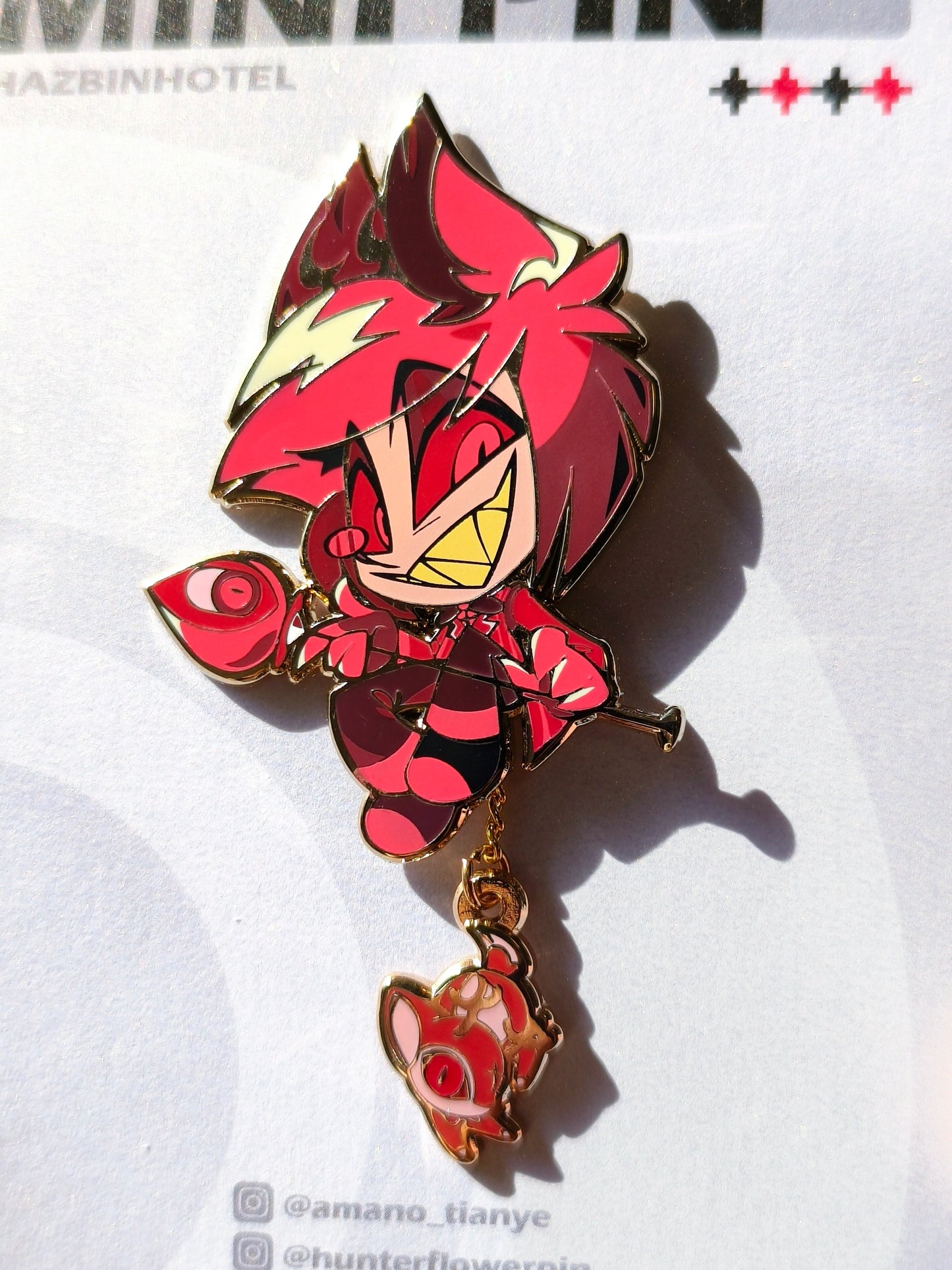 Hh Dangly Mini Pin