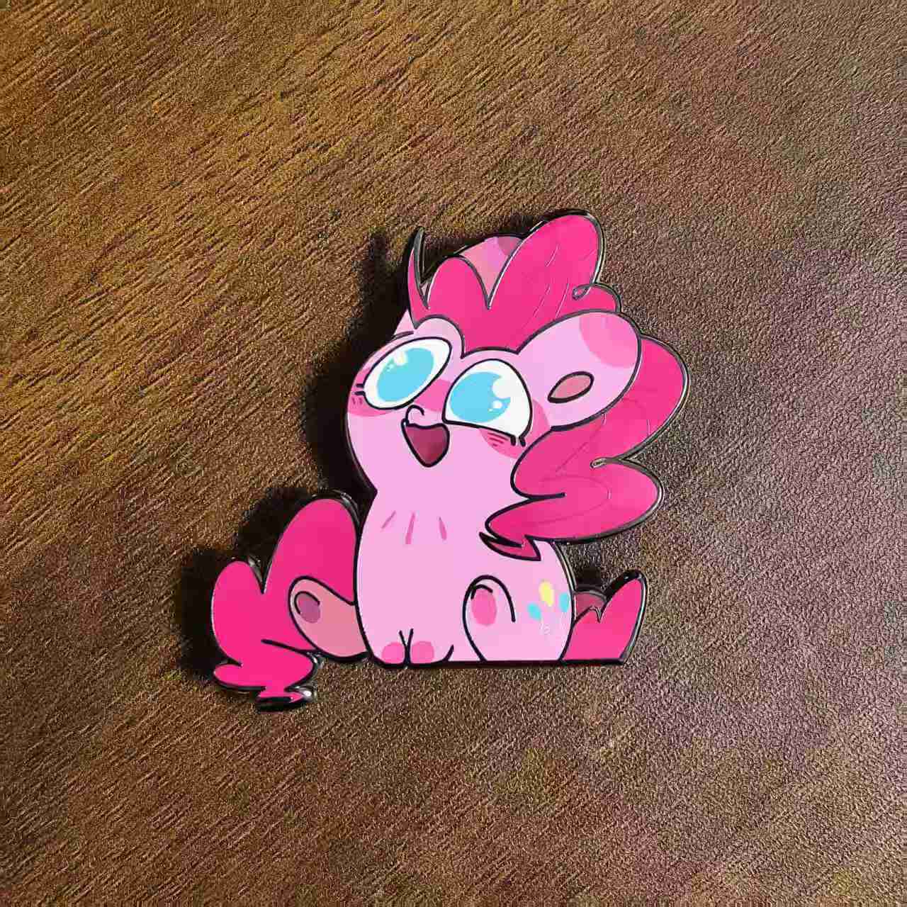 [Pre-order] QQ Pony Pin