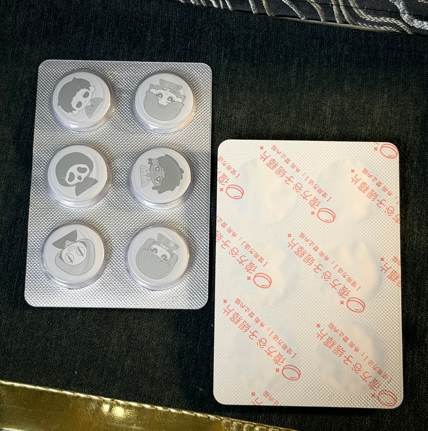 [In-stock]Dead by Daylight Pill-shaped Button Badge Set