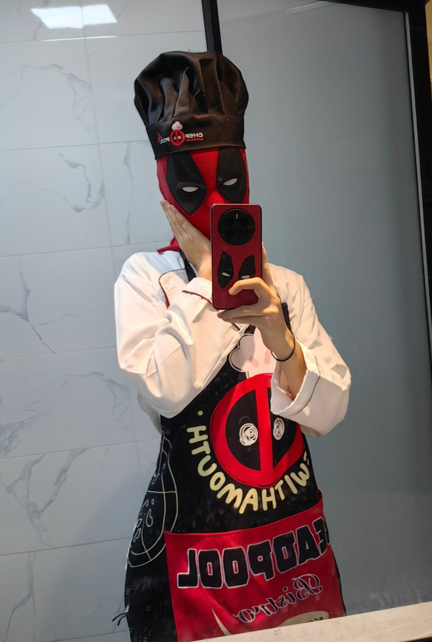 Dp fan made apron (black &yellow)(add cooking hat)