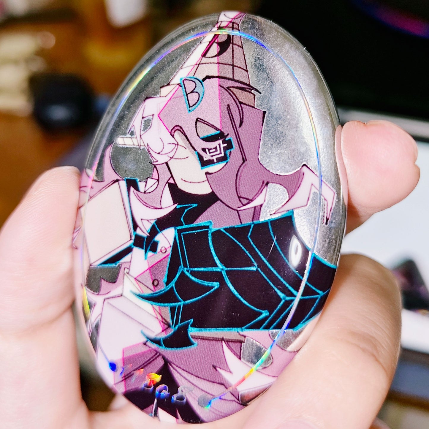 oval pins and triangle pins