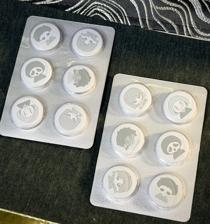 [In-stock]Dead by Daylight Pill-shaped Button Badge Set