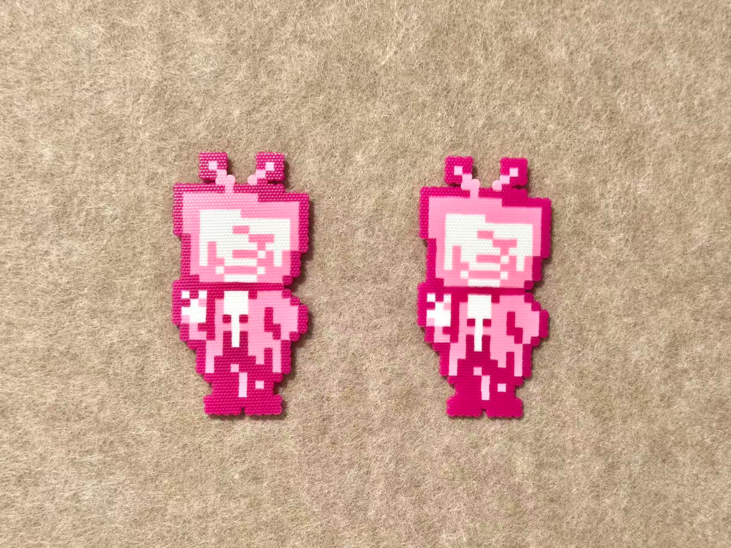 【Tenna】Wagging tail acrylic pendant