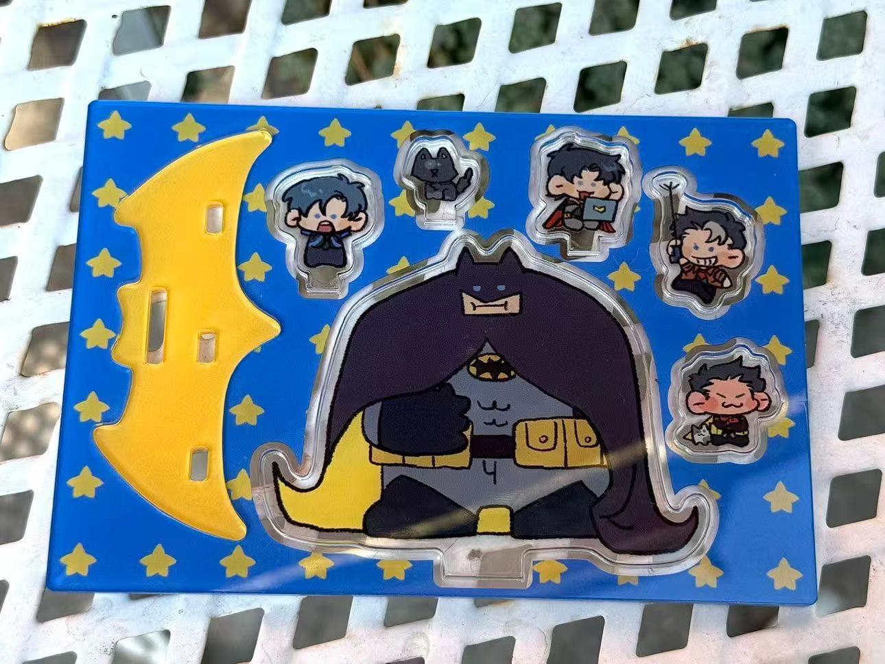 [Pre-order] Batfam Super Dad-Themed Magnetic Multi-Slot Full-Print Standee
