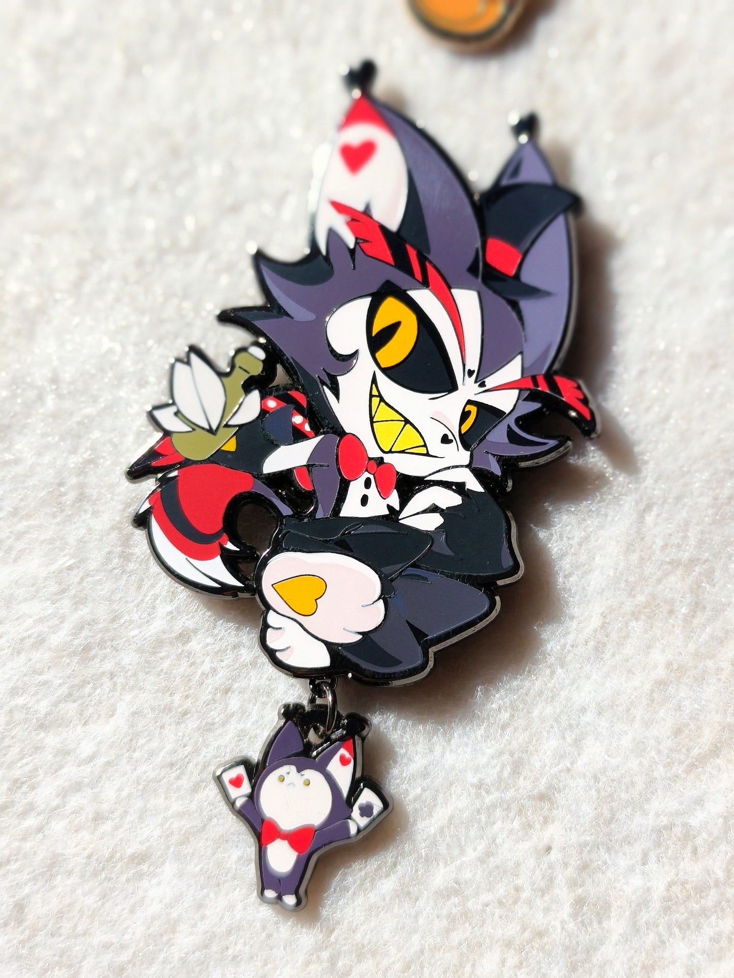 Hh Dangly Mini Pin