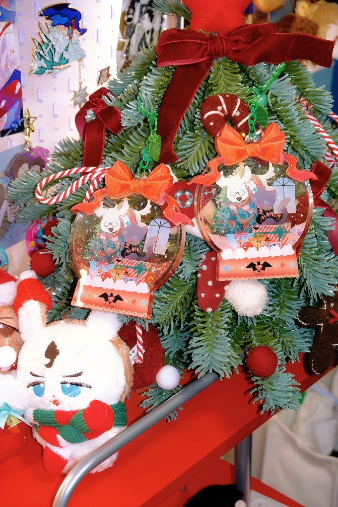 Superbat Christmas Snow Globe Shaker Acrylic Charm