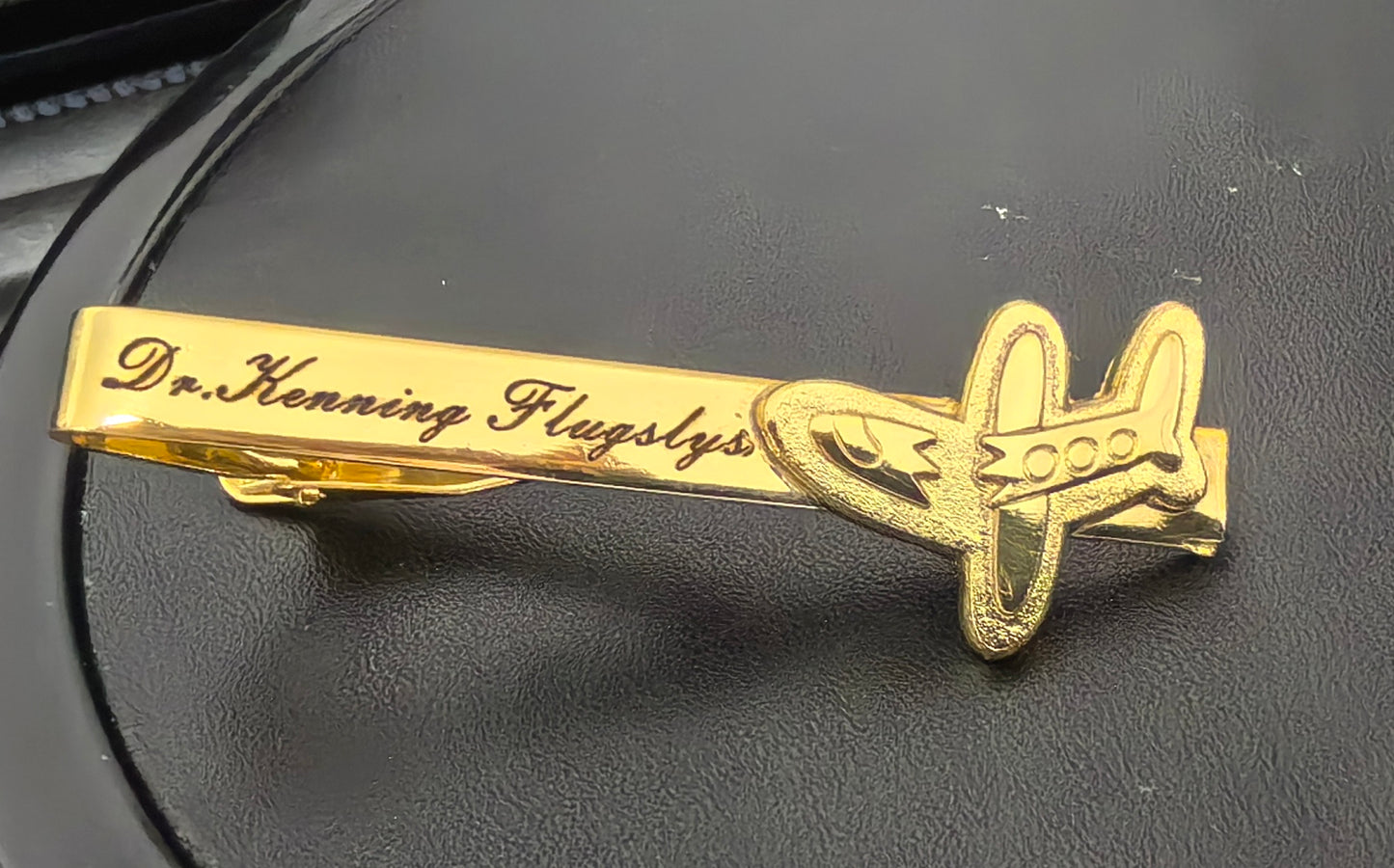 【Villainous】| Flug's Airplane Tie Clip