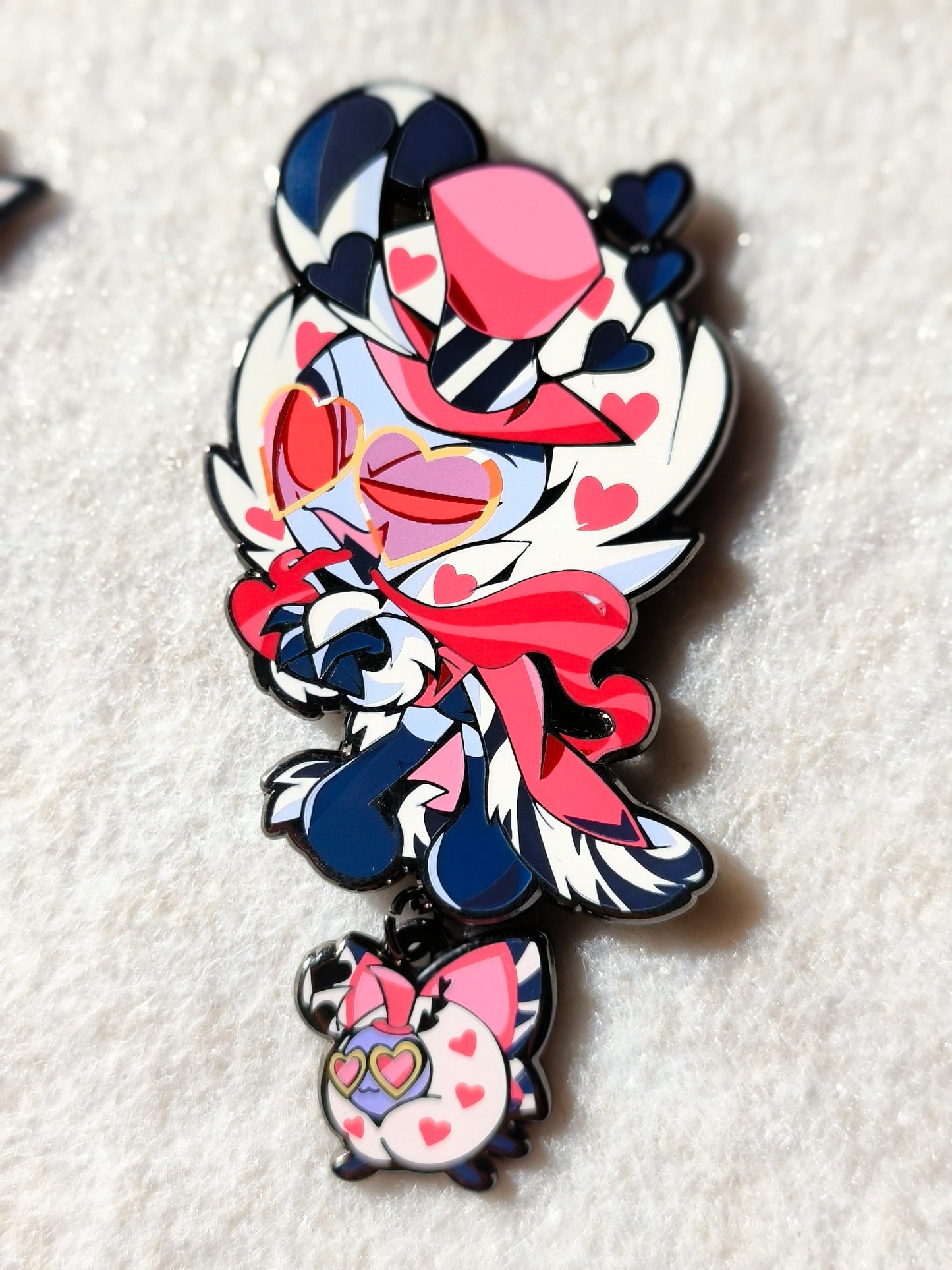 Hh Dangly Mini Pin