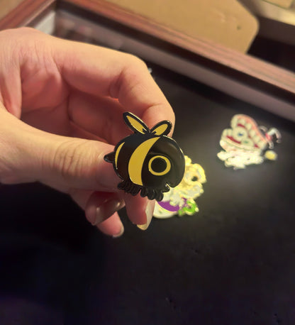 [Pre-order] The Amazing Digital Circus Cool Bee Pin