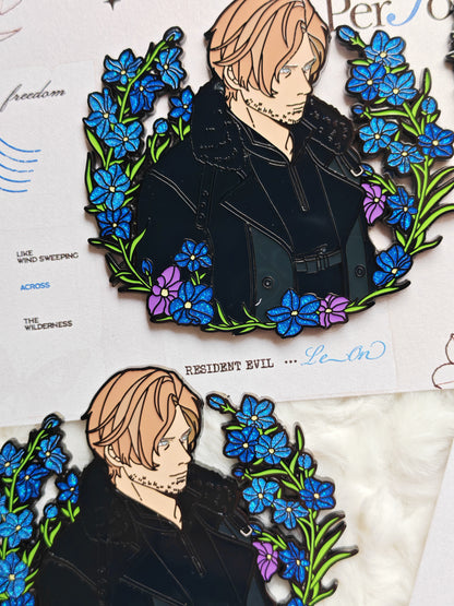 [Pre-order]Leon & Ada Enamel Pin
