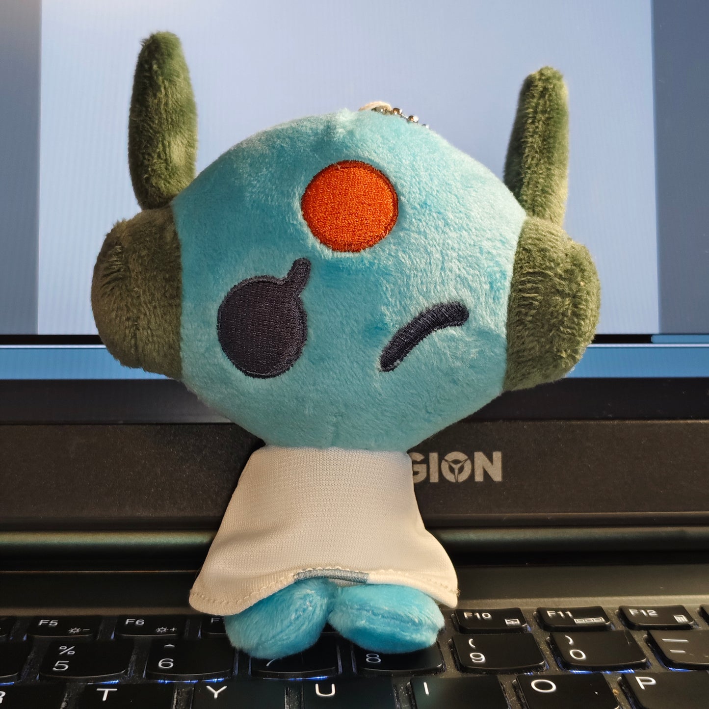 [Pre-order] Rainworld iterator 10cm plush (with magnet inside)