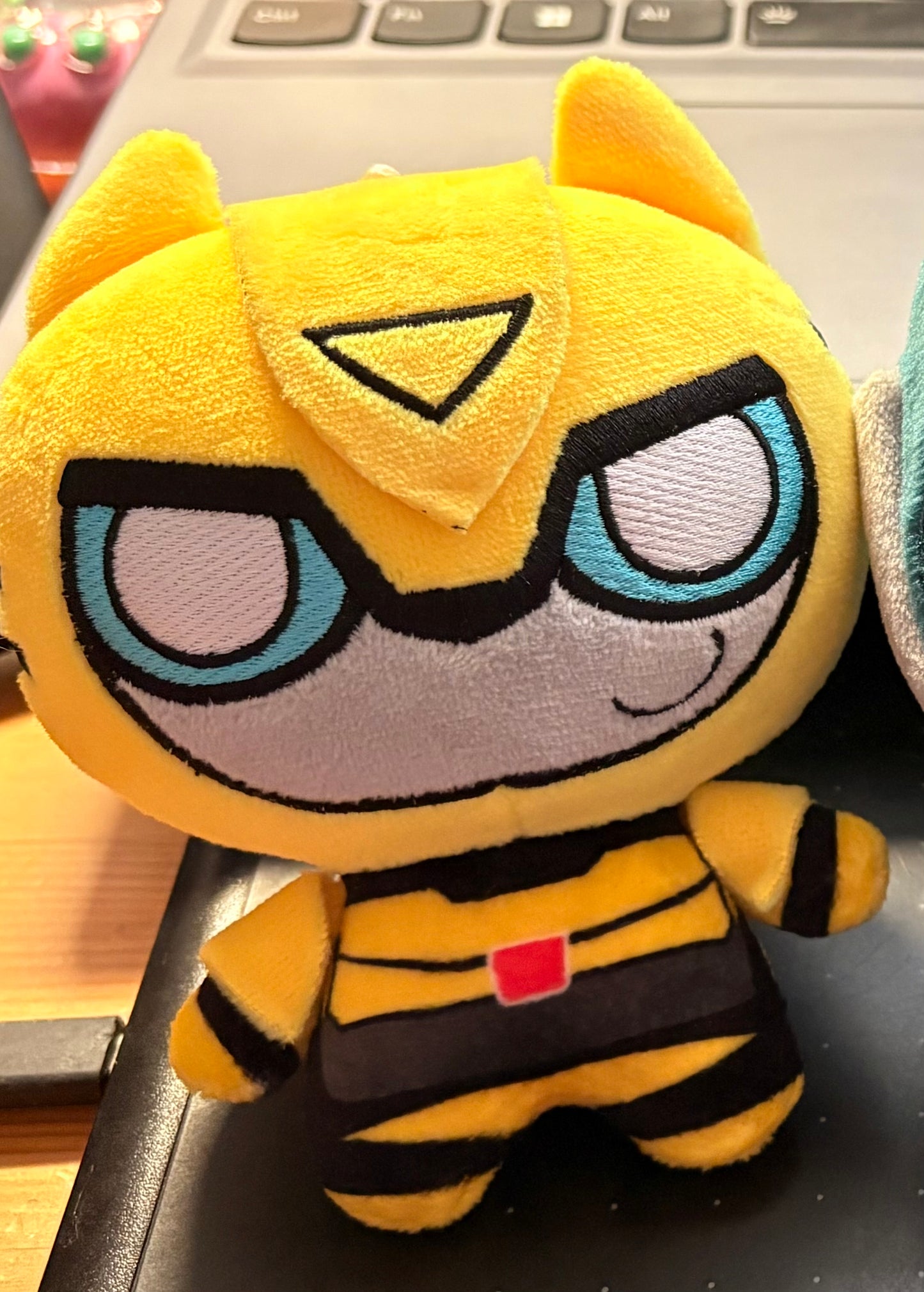 [Pre-order] bee & Blurr Plushie