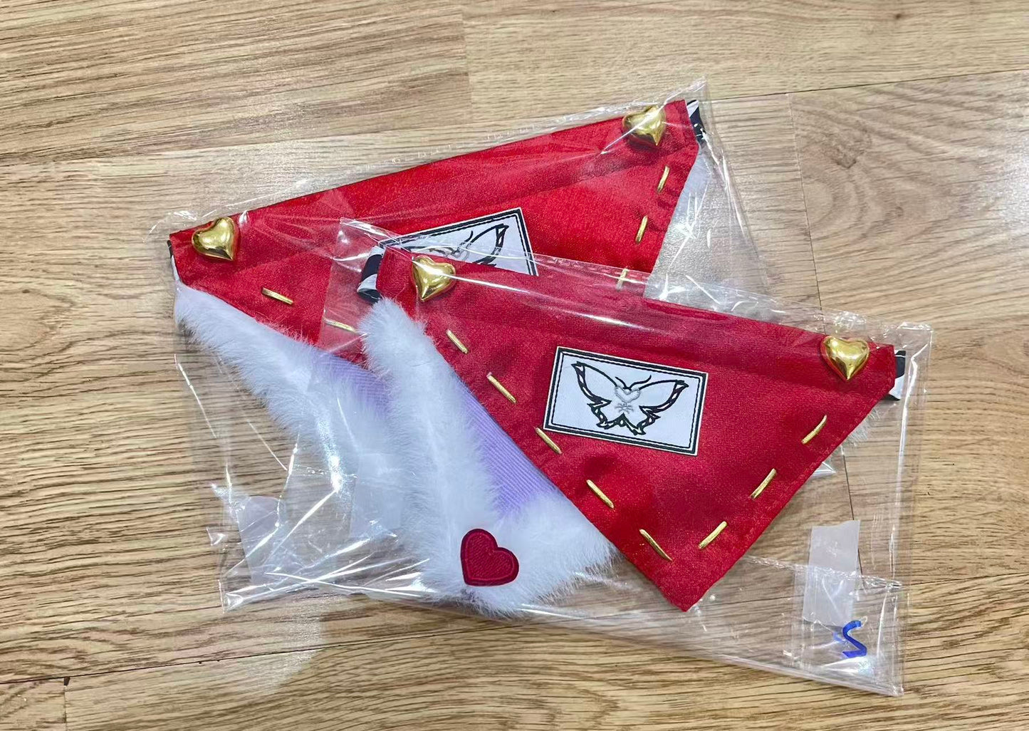 Hand-stitched HH Val's pet scarf (It can also be used on cotton dolls)