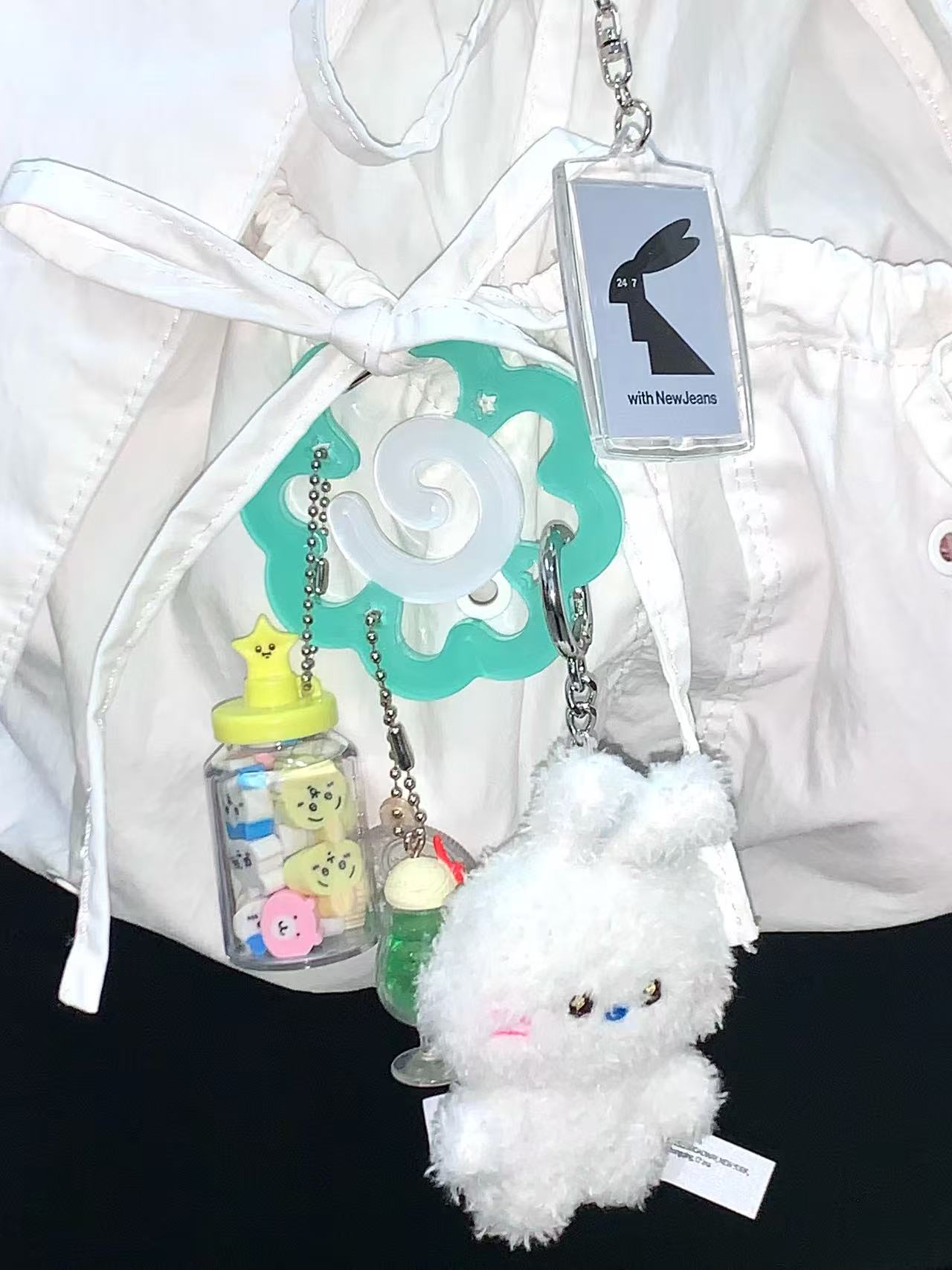[In-stock]B1byebye Mint Green Fish Cake Acrylic Carabiner / Keychain Charm