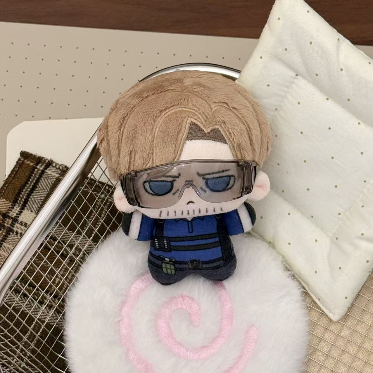 [Pre-sale]10CM Leon Scott Kennedy Plushie