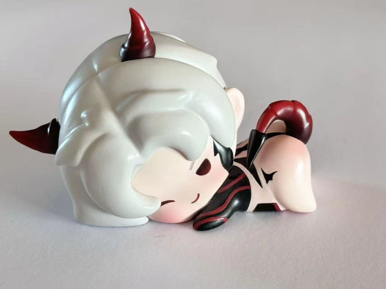 [In-stock]Magnetic fridge sticker figurine display item